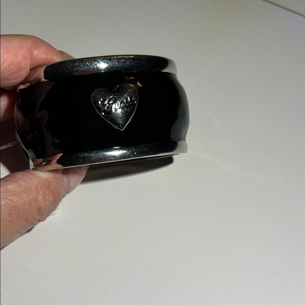 NWT Macy’s 🇺🇸Guess Black Silver Heart Bracelet ~ heart made of sparkling stones! - Picture 7 of 8